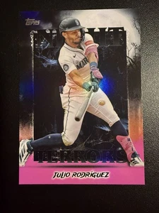 Actualización Topps Night Terrors Pink 2025 Julio Rodríguez (#NT-15) Mariners SP - Imagen 1 de 2