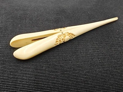 Pince à gants Netsuke Os de bovin Okimono Chine Japon Meiji - Photo 1/4