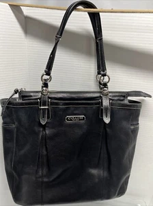 Bolso de Mano Coach #K1060-F16562 Cuero Negro 12"T X 13" L X 3.5" T - Imagen 1 de 23