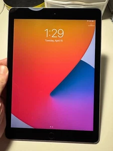 Apple iPad Pro 9.7" - 2016  - Wifi - 32GB - Silver - Good Condition - Picture 1 of 23