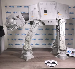 Vintage 1981 Kenner STAR WARS EMPIRE COLPISCE INDIETRO AT-AT Walker.38810 INCOMPLETO - Foto 1 di 12