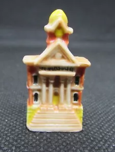 Fève Série Chicken Little " La Maison de famille " Petit Poulet #G48 - Foto 1 di 3