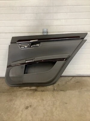07-09 Panel puerta pasajero trasero derecho mercedes w221 s400 s550 s63 amg negro OEM Foto 1 de 4