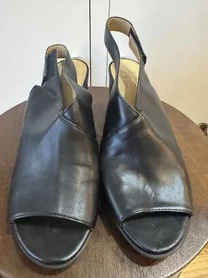Saltos Slingback Naturalizer Preto - Elegante e Confortável - Imagem 1 de 3