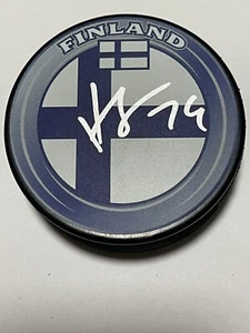 Juuse Saros Signed Team Finland Hockey Puck Beckett BAS COA IP GO Predators b - Picture 1 of 3