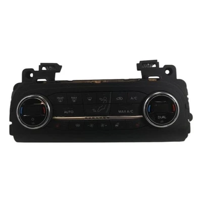 Heat/ac Controler Ford Focus Titanium X Edition 2018-2022 999cc Petrol - Image 1 of 4