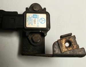 Pressure Sensor Mercedes CLK A0041533128 0041533128 MB16244349 OEM bracket plug - Picture 1 of 3