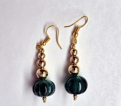 PENDIENTES ESMERALDA DE 60 QUILATES EXTRAÍDOS DE TIERRA GENUINA EN RELLENO DE ORO - 60 QUILATES CADA OREJA Foto 1 de 4