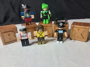 5 PC Set Roblox 2 3/4" Figure With Cubes - Picture 1 of 6