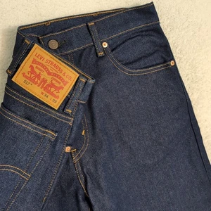 NUEVO Jeans Levis 517 Para Hombres 34"x31" Azul Bootcut Lavado Oscuro Ropa de Trabajo Mezcla de Poliéster - Imagen 1 de 8