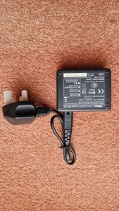 Genuine Nikon Quick Charger MH-23 for EN-EL9 and EN-EL9A Batteries. UK Plug - Picture 1 of 2