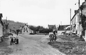 alte AK Ansichtskarte TROSLY-BREUIL OISE großer Platz - Bild 1 von 1