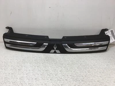 14 MITSUBISHI OUTLANDER Grille - Image 1 of 2