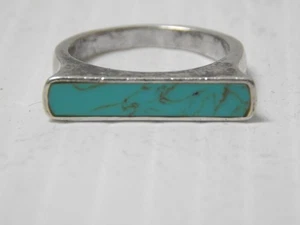 VINTAGE SOUTHWESTERN STERLING SILVER MODERNIST DESIGN TURQUOISE / HOWLITE RING - Picture 1 of 4