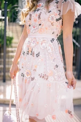 Nuevo con etiquetas Vestido de cóctel rubor con cuentas y lentejuelas con aguja e hilo Foto 1 de 4