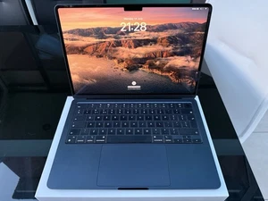 Apple MacBook Air M2 Midnight 13" - 16GB, 1TB SSD, 8-CPU 10-GPU - Afbeelding 1 van 13