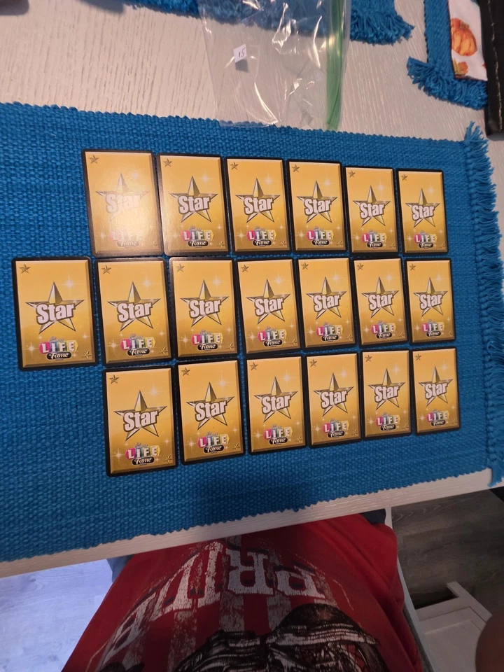 THE GAME OF LIFE FAME EDITION REPLACEMENT STAR CARDS - Image 1 of 4