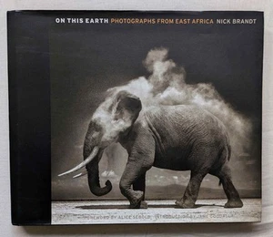 Nick Brandt Fotobuch Auf dieser Erde Fotografien aus Ostafrika Wildtiere - Bild 1 von 3