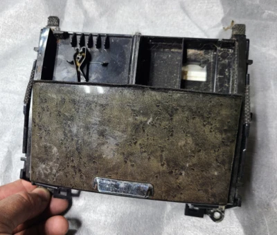 Оригинальная центральная консоль пепельница 2010-2015 LEXUS IS250 IS350 C Conv 1A421-032G - Изображение 1 из 4