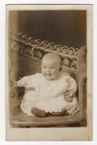 RPPC SMILING BABY MINNIE TOWNSEND VINTAGE FOTO REAL POSTAL 120320 P - Imagen 1 de 2