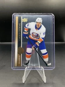 20/21 UD Extended - CASEY CIZIKAS CLEAR CUT EXCLUSIVES #586 New York Islanders - Picture 1 of 3