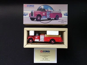 Corgi Classics 98450 Mack B Series Pumper - 'Chicago' #863 - Picture 1 of 4
