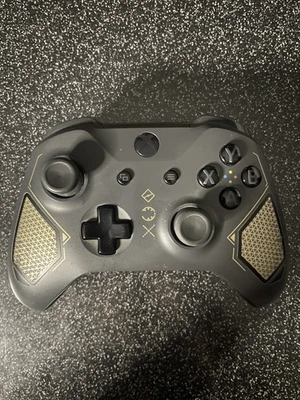 Official Recon Tech Special Edition Wireless Controller - Microsoft Xbox One - Image 1 of 4