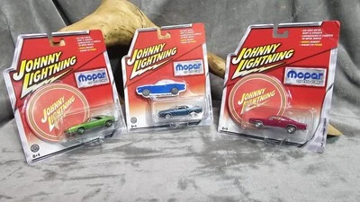 Johnny Lightning *Mopar or No Car* LOT OF 3 Redline Daytona Charger Challenger!  - Image 1 of 4
