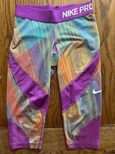 Nike Pro Sri-Fit Hypercool All Over Capri Leggings Girls Cropped Pants Size 5 - Picture 1 of 2