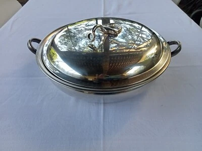 RISOTTIERA  firmata GUCCI IN SILVERPLATE CON COPERCHIO CON STAFFA TIPICA - Immagine 1 di 4