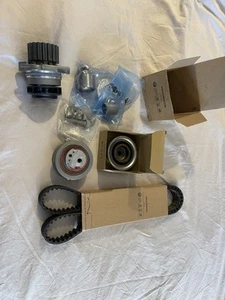 Genuine VW 1.6 / 2.0 TDi Timing Belt Kit & Water Pump 03L198119F SEAT Skoda Audi - Picture 1 of 1