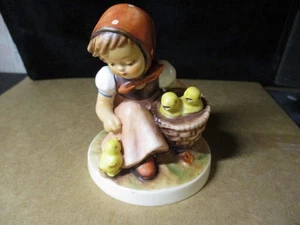 Hummel Goebel Figurine CHICK GIRL 57/0 TMK 5 Made in Germany L60 LK - Picture 1 of 3