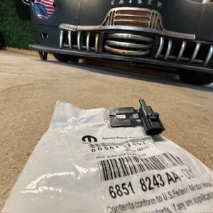 (1) Nuevo Sensor Mopar Genuino-Temperatura Ambiental 68518243AA OEM - Imagen 1 de 11