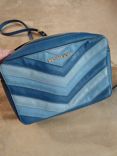 Borsa a tracolla da viaggio Michael Kors Jet Set pelle saffiano catena a righe chevron