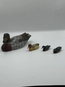 Lote de 4 pequeños patos pintados a mano familia - Imagen 1 de 10