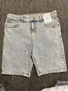 Cat & Jack At The Knee Relaxed Tapered Shorts Size 16 - Picture 1 of 3