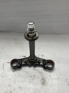 2012 YAMAHA FZ6R UNDER LOWER FORK HOLDER STEERING STEM - Picture 1 of 3