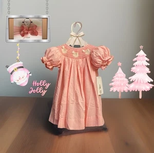 Mädchen Neu mit Etikett Southern Sunshine gesmoktes Kleid Weihnachten Gingham-freie Schleife 9 Monate - Bild 1 von 9