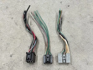 2010-2015 Cadillac SRX Tailgate Liftgate Gate Door Control Module Wiring Plugs - Picture 1 of 3