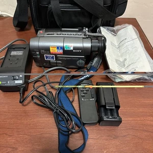 Sony Handycam CCD-TRV22 8mm Analog Camcorder - Silver - Picture 1 of 17