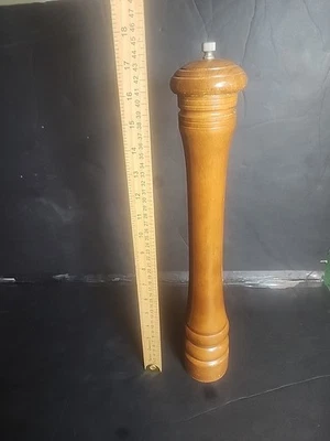 Molinillo de pimienta acrílico madera vintage Olde Thompson 17”x2 1/2” acero al carbono  Foto 1 de 4