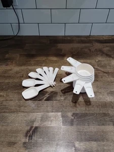 Set of Vintage Beige Cream Tupperware Measuring Cups + Spoon Set Lot - Picture 1 of 5