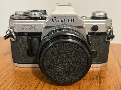 Cámara Canon AE-1 35 mm de colección con lente 50 mm 1:18 Japón Foto 1 de 4