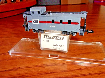 Life-Like a 5782C N-scale Burlington Route Caboose #12345 - Image 1 of 2