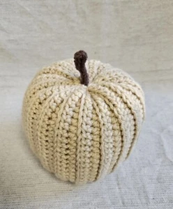 Crochet calabaza beige bronceado grande hecho a mano otoño granja Halloween - Imagen 1 de 4