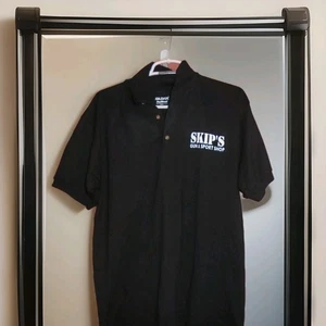 SKIPS GUNS AND SPORTS SHOP HERREN POLOSHIRT GRÖSSE MEDIUM - 1 MAL GETRAGEN - Bild 1 von 3
