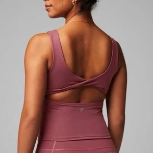 Sujetador incorporado Fabletics 2X Oasis Twist Rib Moonlight quizás talla grande nuevo con etiquetas $59 - Imagen 1 de 5