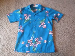 Hilo Hattie Men’s Hawaiian Shirt Button Up teal blue floral USA Made Small - Picture 1 of 6