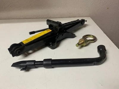 Juego de gato y gancho de remolque para neumático de repuesto Jaguar X Type 02-06 Foto 1 de 3