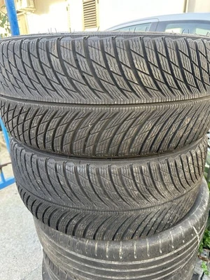GOMME MICHELIN 235/35 R19 - Immagine 1 di 4